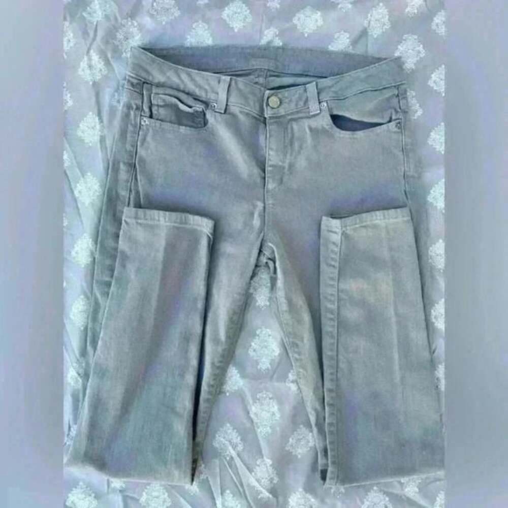 Michael Kors Skinny Womens Jeans Size & Gray
Light Wash Stretch Size 6 - Picture 3 of 8
